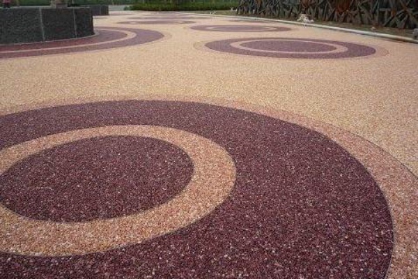 陶瓷彩砂顆粒材料做路面地坪實用嗎？